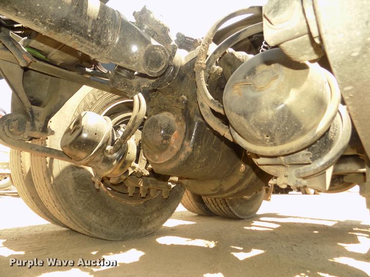 image for item DA3029 2006 Sterling A9500 semi truck