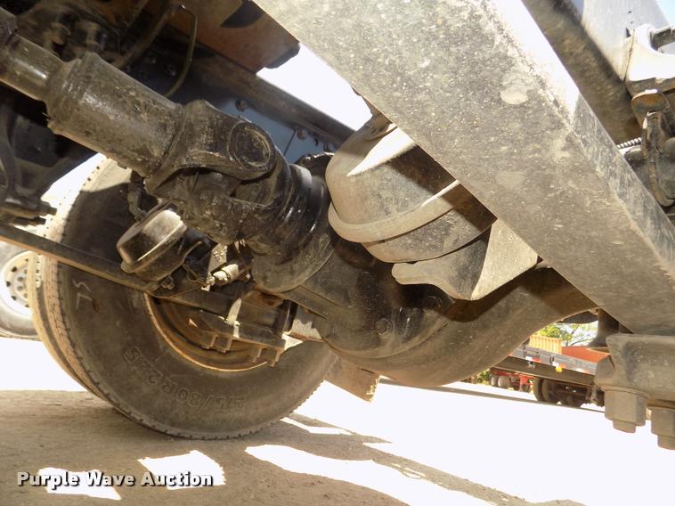 image for item DA3029 2006 Sterling A9500 semi truck