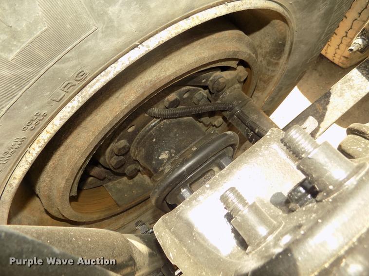 image for item DA3029 2006 Sterling A9500 semi truck