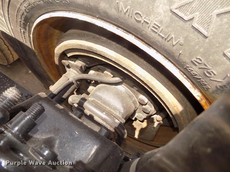 image for item DA3029 2006 Sterling A9500 semi truck