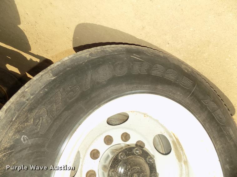 image for item DA3029 2006 Sterling A9500 semi truck