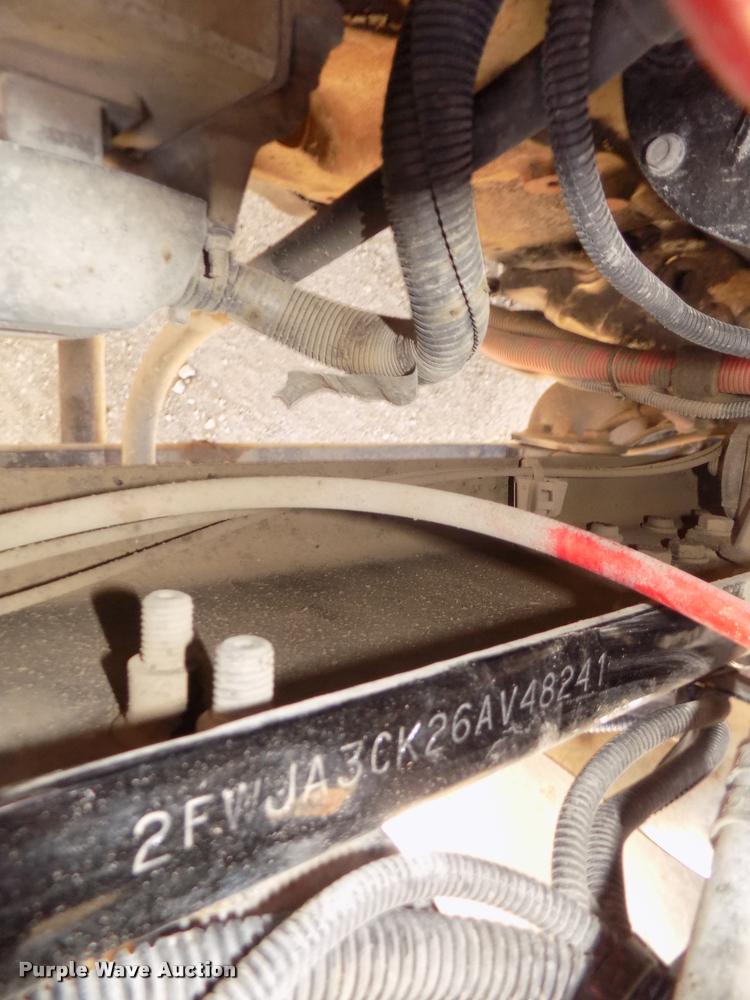 image for item DA3029 2006 Sterling A9500 semi truck