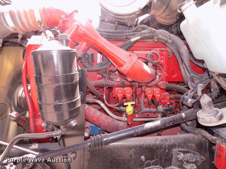 image for item DA3030 2005 Kenworth T800 semi truck