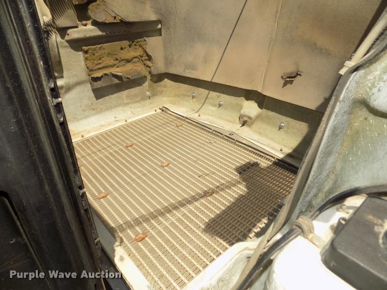 image for item DA3030 2005 Kenworth T800 semi truck