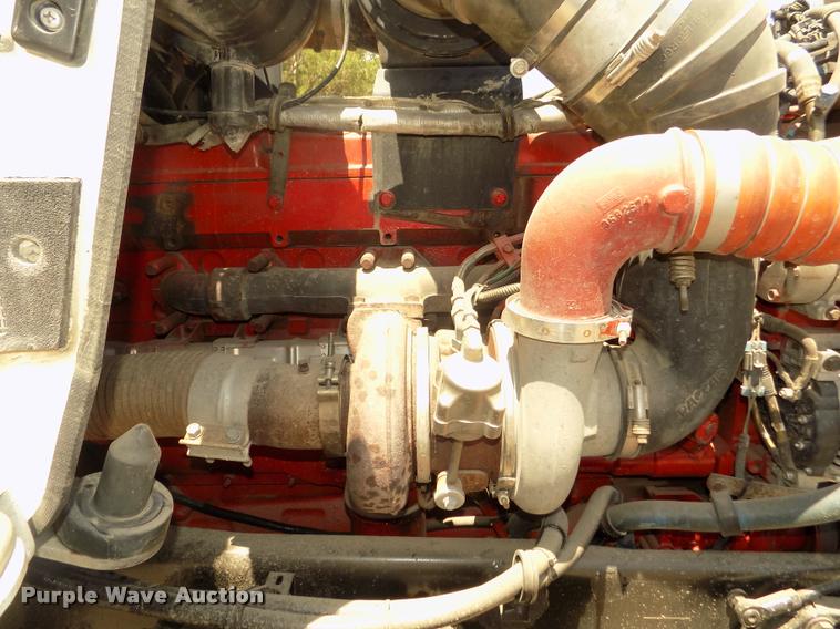 image for item DA3030 2005 Kenworth T800 semi truck