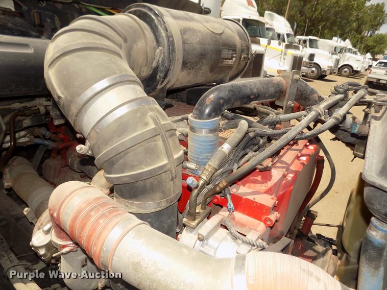 image for item DA3030 2005 Kenworth T800 semi truck