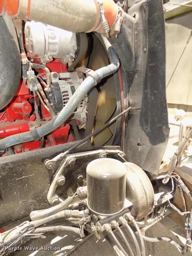 image for item DA3030 2005 Kenworth T800 semi truck