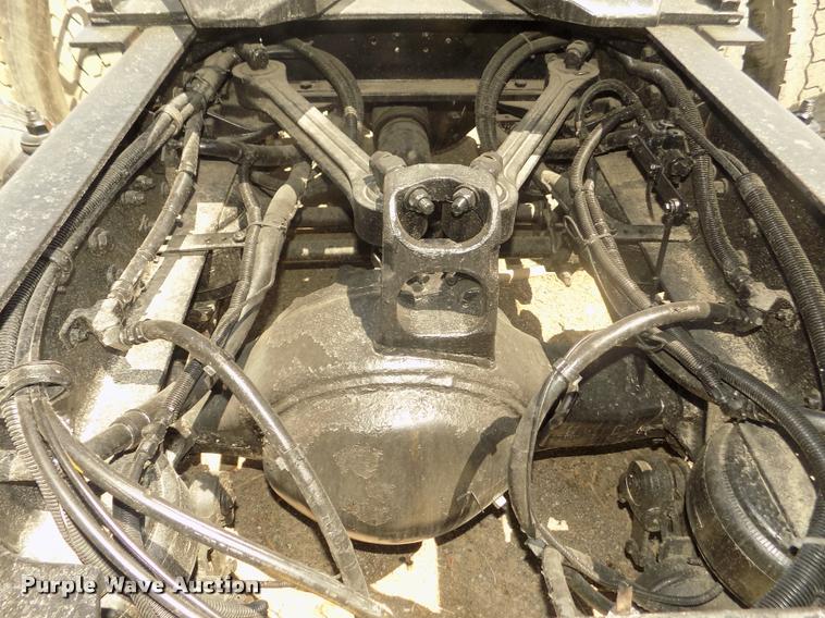 image for item DA3030 2005 Kenworth T800 semi truck