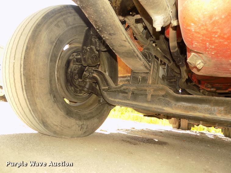 image for item DA3030 2005 Kenworth T800 semi truck