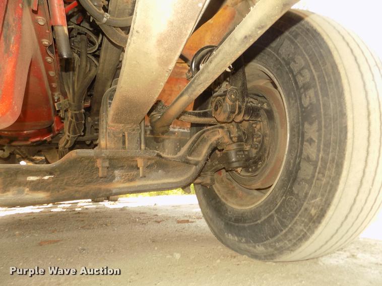 image for item DA3030 2005 Kenworth T800 semi truck