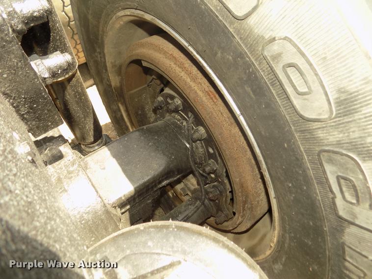 image for item DA3030 2005 Kenworth T800 semi truck