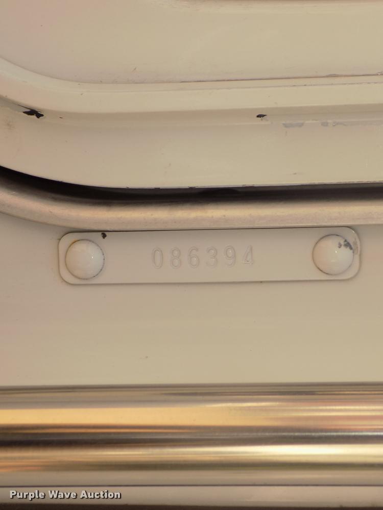 image for item DA3030 2005 Kenworth T800 semi truck