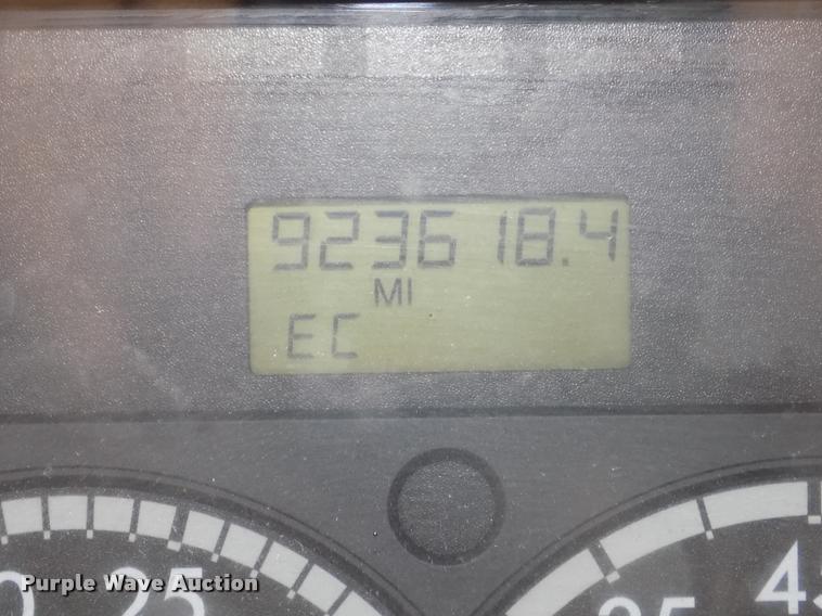 image for item DA3031 2004 Freightliner Columbia semi truck