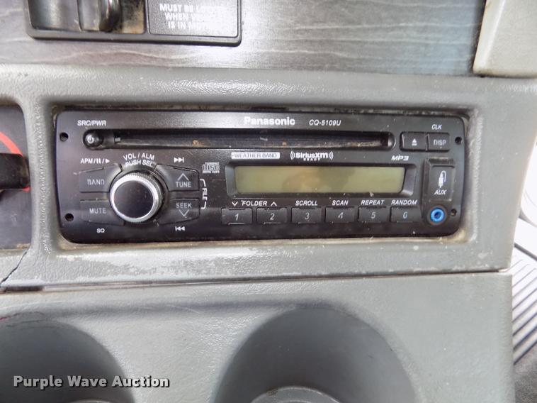 image for item DA3031 2004 Freightliner Columbia semi truck