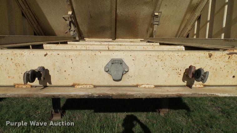 image for item DA6183 2005 Shop built double hopper grain trailer