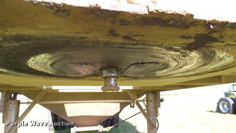 image for item DA6183 2005 Shop built double hopper grain trailer