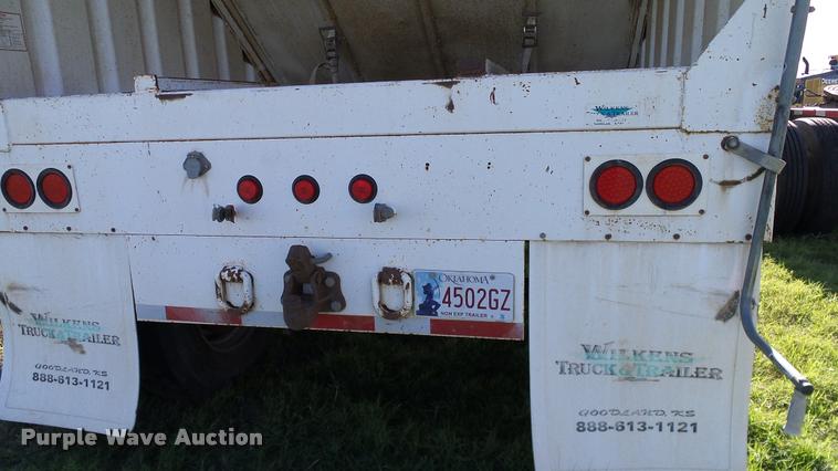 image for item DA6183 2005 Shop built double hopper grain trailer