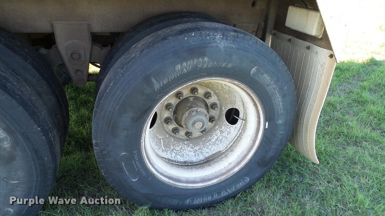 image for item DA6183 2005 Shop built double hopper grain trailer