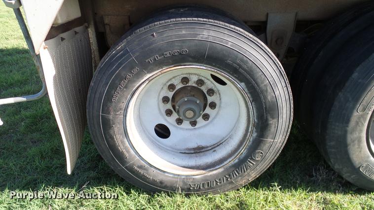 image for item DA6183 2005 Shop built double hopper grain trailer