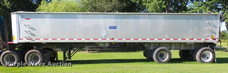 image for item DA6426 2010 Mate end dump trailer