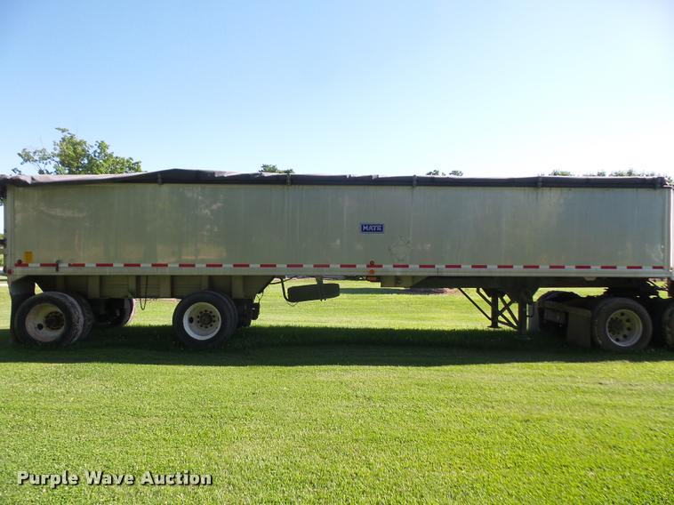 image for item DA6426 2010 Mate end dump trailer