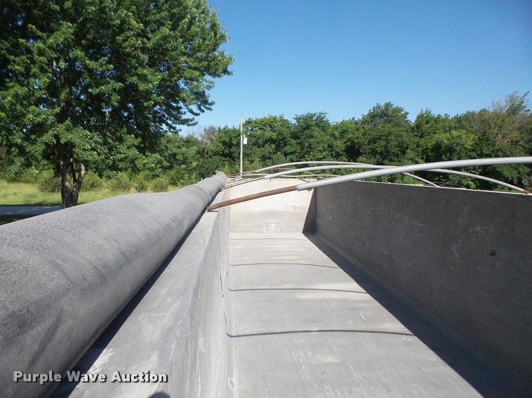 image for item DA6426 2010 Mate end dump trailer