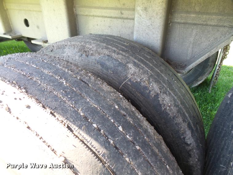 image for item DA6426 2010 Mate end dump trailer