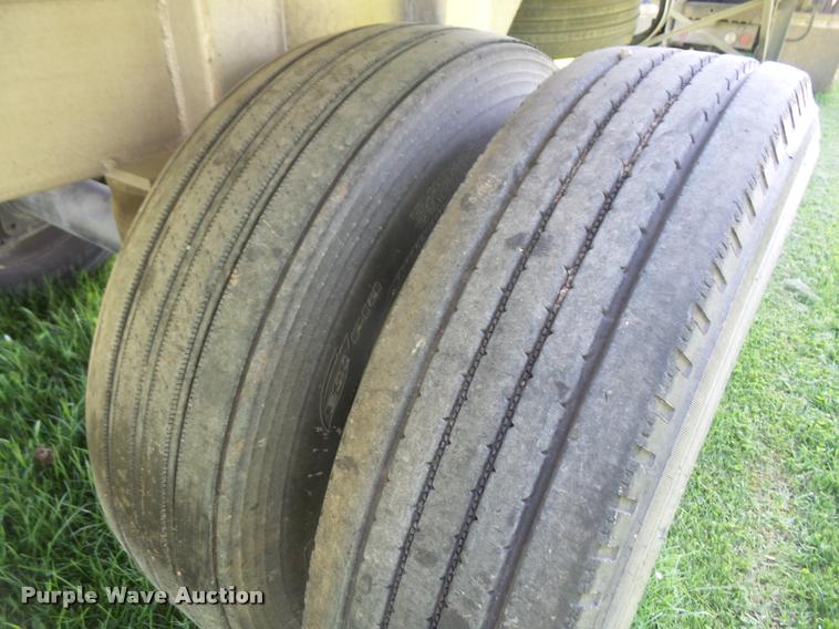 image for item DA6426 2010 Mate end dump trailer