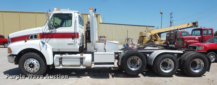 image for item DA6431 2008 Sterling L9500 semi truck