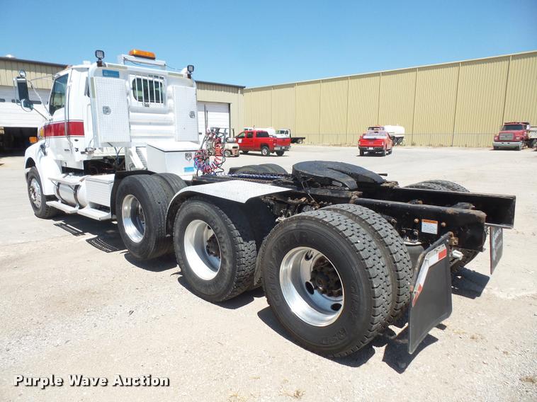 image for item DA6431 2008 Sterling L9500 semi truck