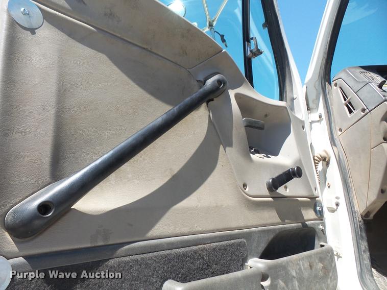 image for item DA6431 2008 Sterling L9500 semi truck