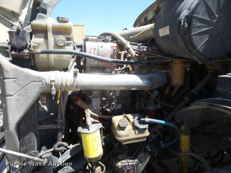 image for item DA6431 2008 Sterling L9500 semi truck