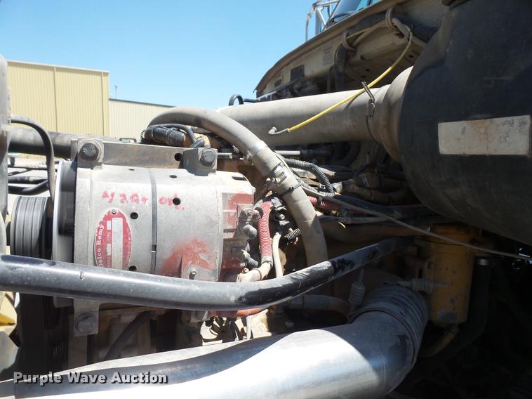 image for item DA6431 2008 Sterling L9500 semi truck