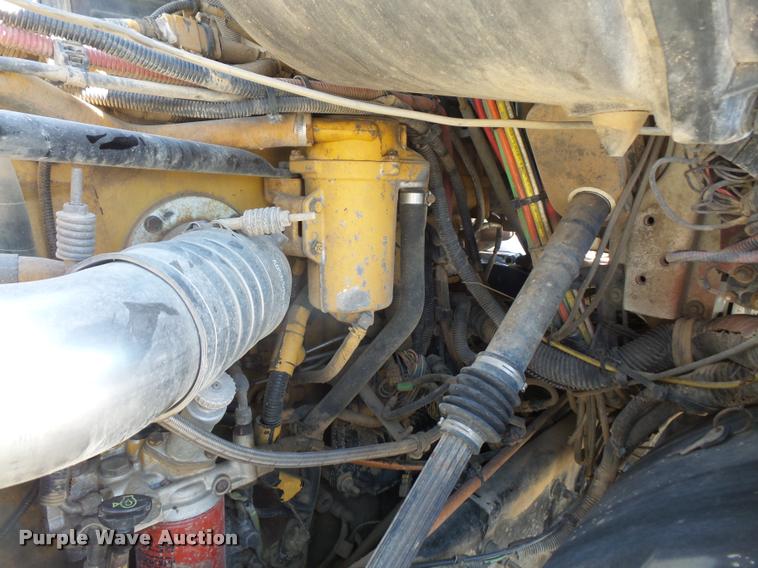 image for item DA6431 2008 Sterling L9500 semi truck