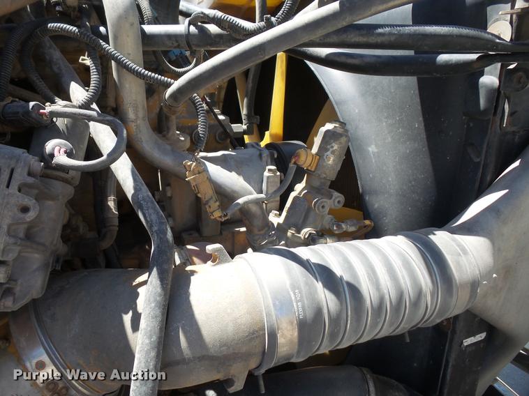 image for item DA6431 2008 Sterling L9500 semi truck