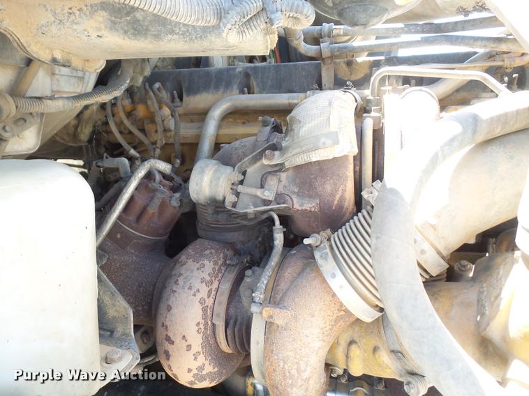 image for item DA6431 2008 Sterling L9500 semi truck