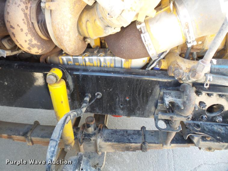 image for item DA6431 2008 Sterling L9500 semi truck