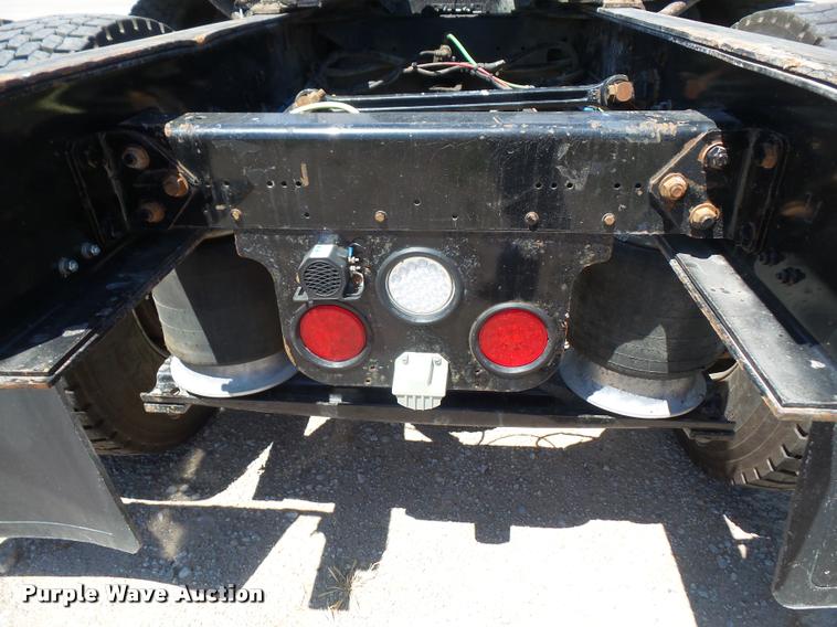 image for item DA6431 2008 Sterling L9500 semi truck