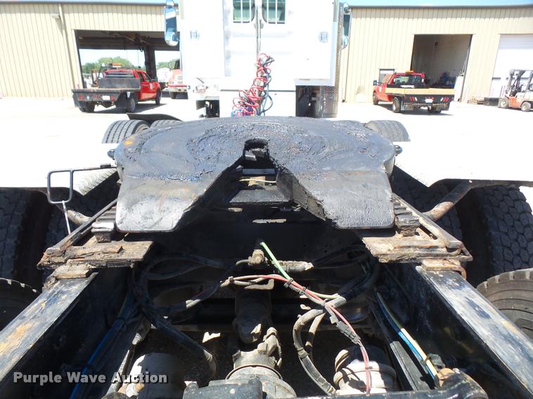 image for item DA6431 2008 Sterling L9500 semi truck