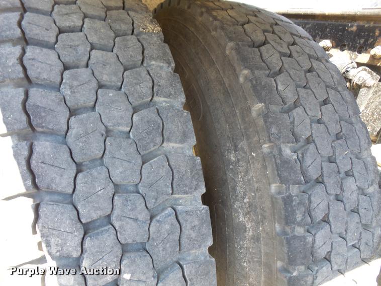 image for item DA6431 2008 Sterling L9500 semi truck