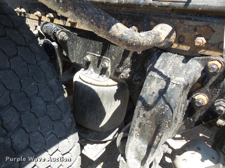 image for item DA6431 2008 Sterling L9500 semi truck