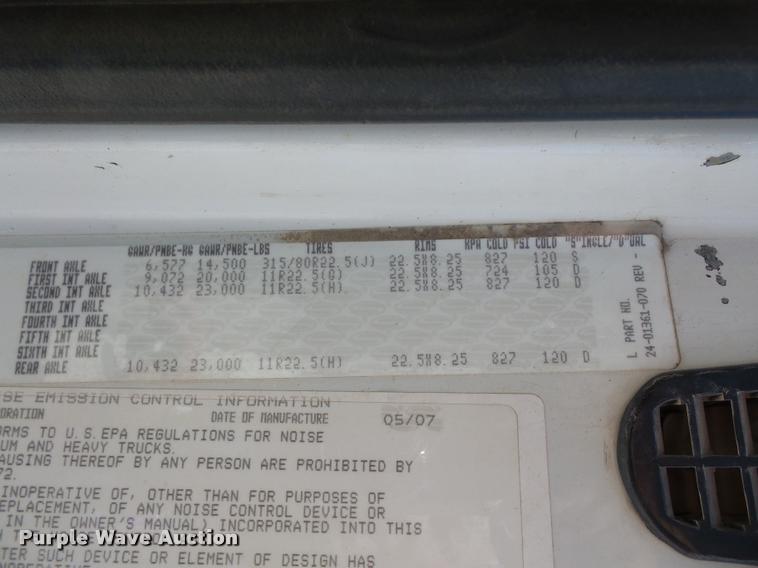 image for item DA6431 2008 Sterling L9500 semi truck