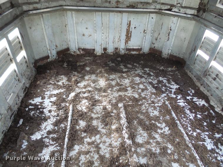 image for item DA6437 1976 American livestock trailer