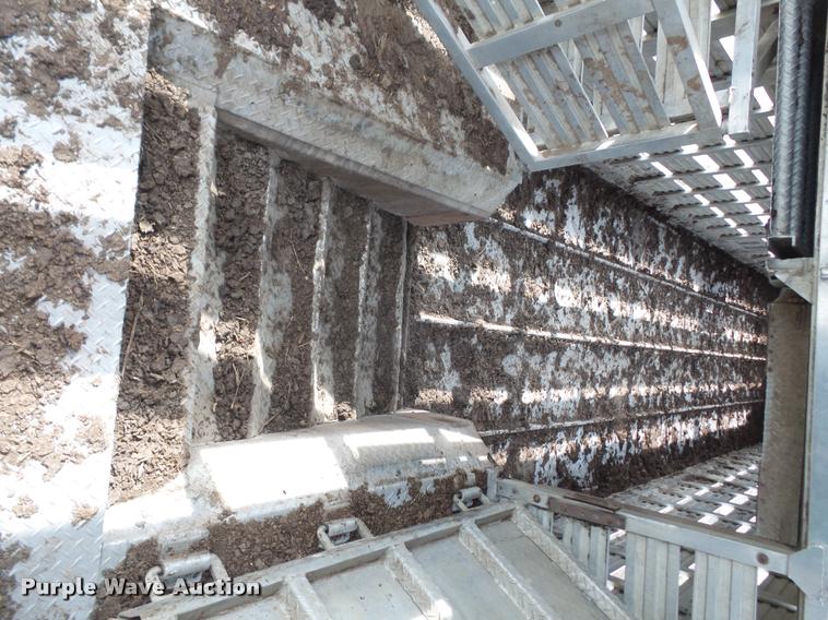 image for item DA6437 1976 American livestock trailer