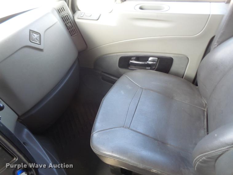 image for item DA6439 2012 International ProStar semi truck