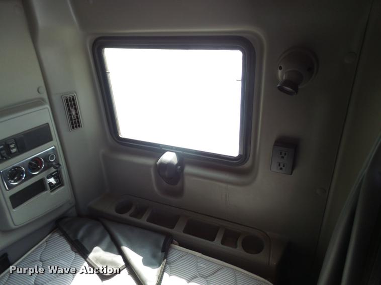 image for item DA6439 2012 International ProStar semi truck