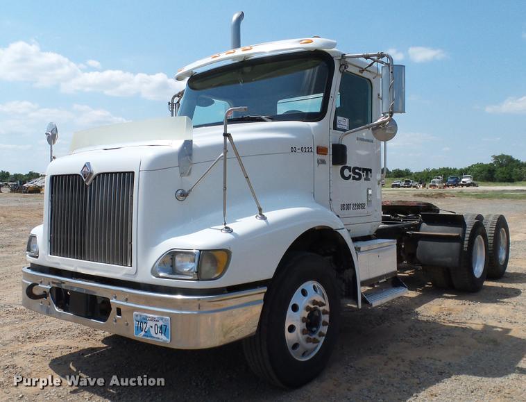 image for item DA6771 2005 International 9200i semi truck