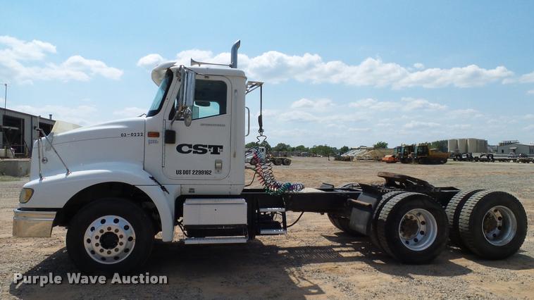 image for item DA6771 2005 International 9200i semi truck