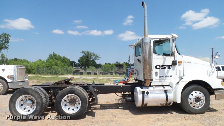 image for item DA6771 2005 International 9200i semi truck