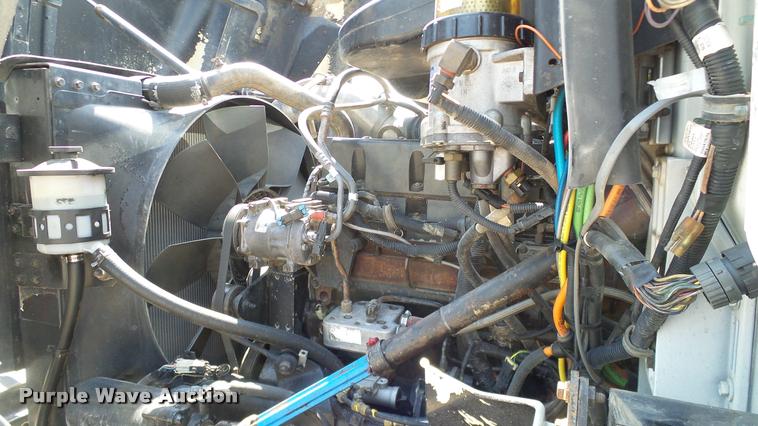 image for item DA6771 2005 International 9200i semi truck